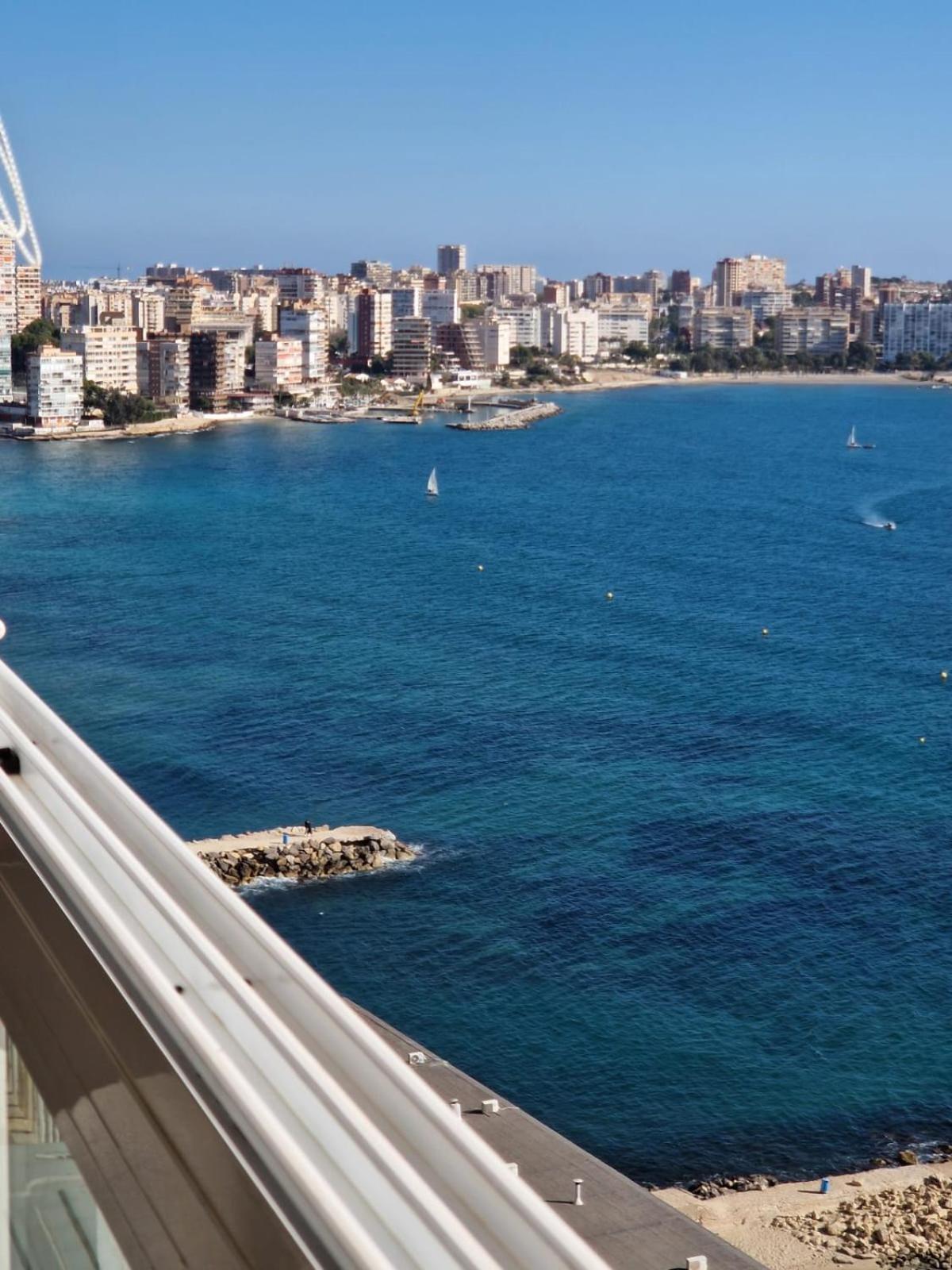 Vistas Al Mar. Gran Salon. Playa A 1 Minuto. Wifi Apartment Alicante Exterior photo
